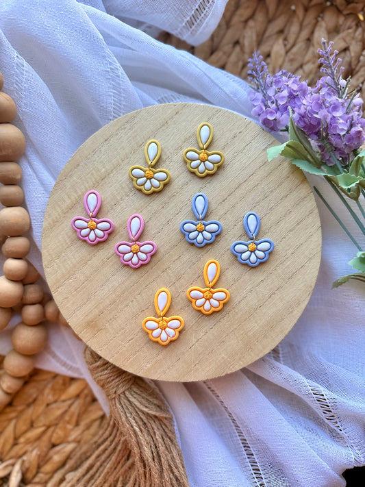 By the Petal Daisy Dangle