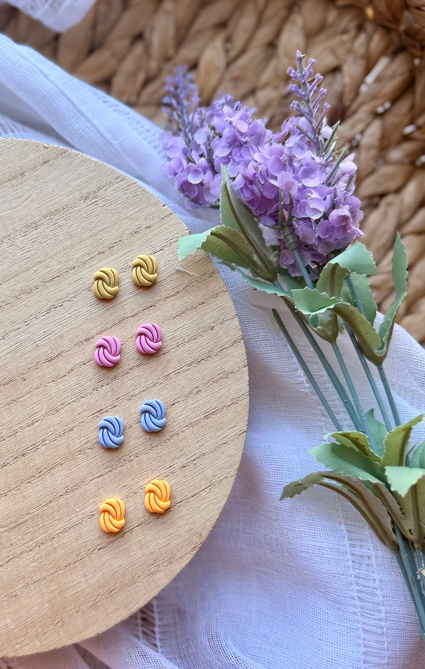 Twist Knot Stud