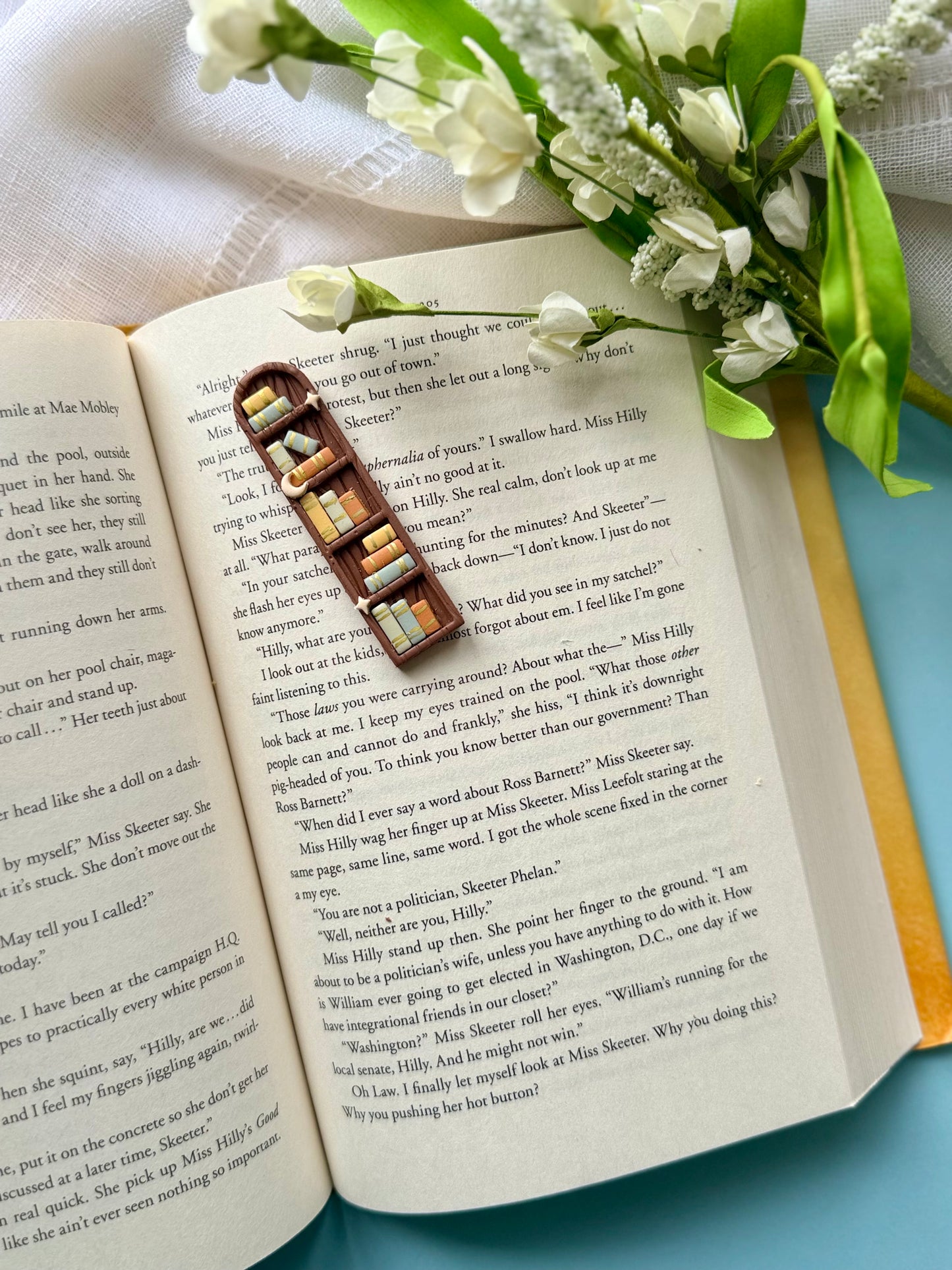 Bookshelf Bookmark