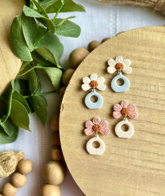 Daisy Vase Dangles