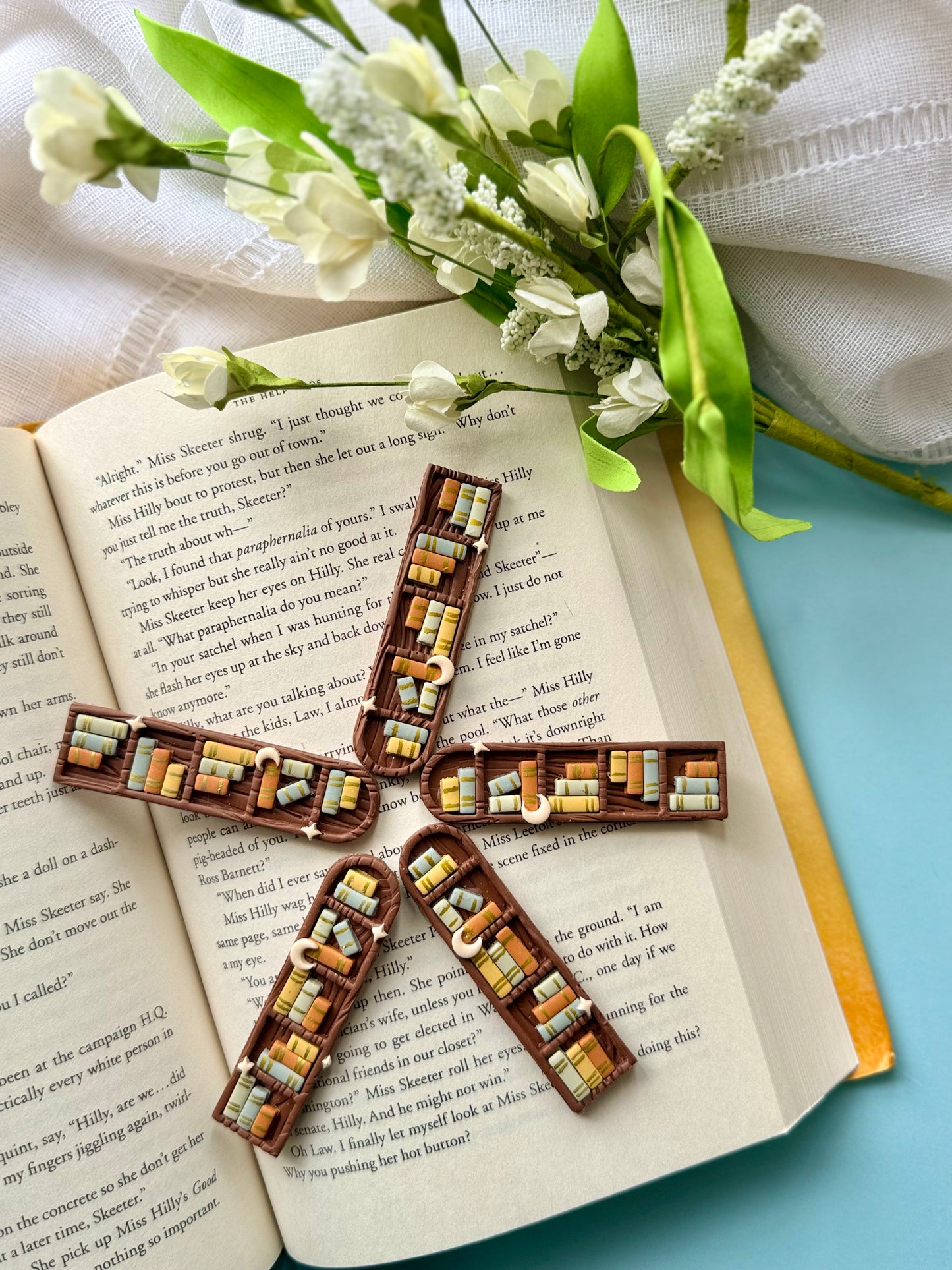 Bookshelf Bookmark